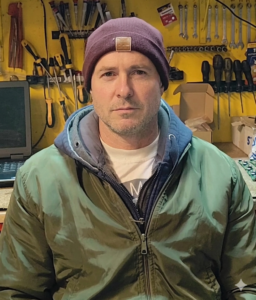 Bárdi Zoltán izzítógyertya kiszedő mester